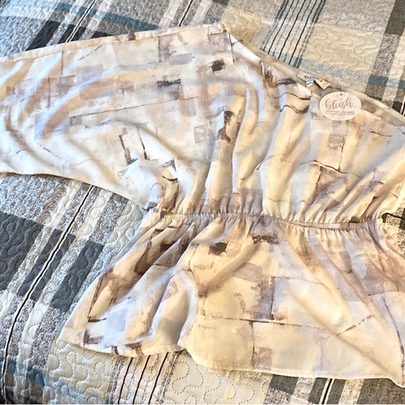 Lavender and cream 1/2 shoulder blouse L NWT - Picture 1 of 3